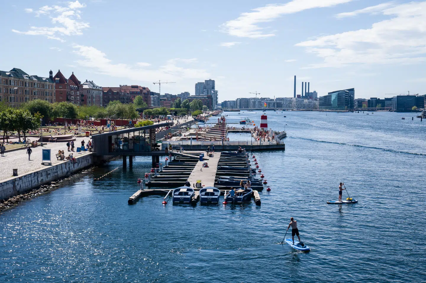 2020 havde det syvende højeste antal solskinstimer i 100 år. Sommeren blev samlet gennemsnitlig, men meget varieret, da juni og august bød på sommervejr, mens juli var trist og grå. Billedet her er taget 6. august, hvor der var hedebølge i Danmark. Emil Helms/Ritzau Scanpix