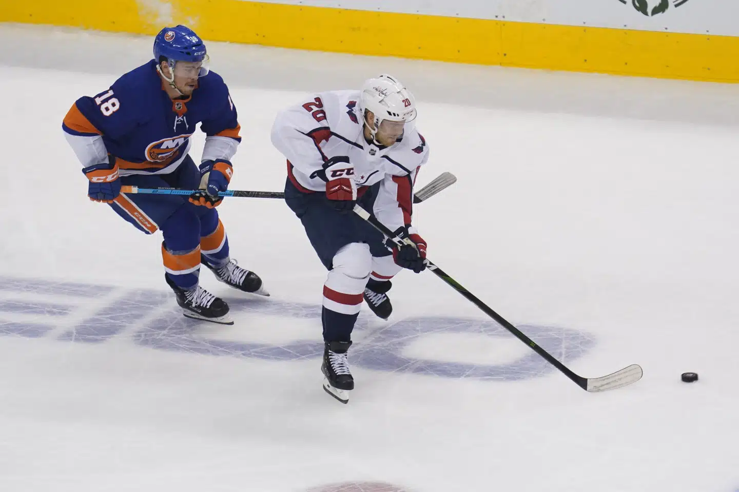 Lars Eller i aktion for Washington Capitals i seneste NHL-sæson, som endte i en trænerfyring for holdet. (Arkivfoto) John E. Sokolowski/Ritzau Scanpix