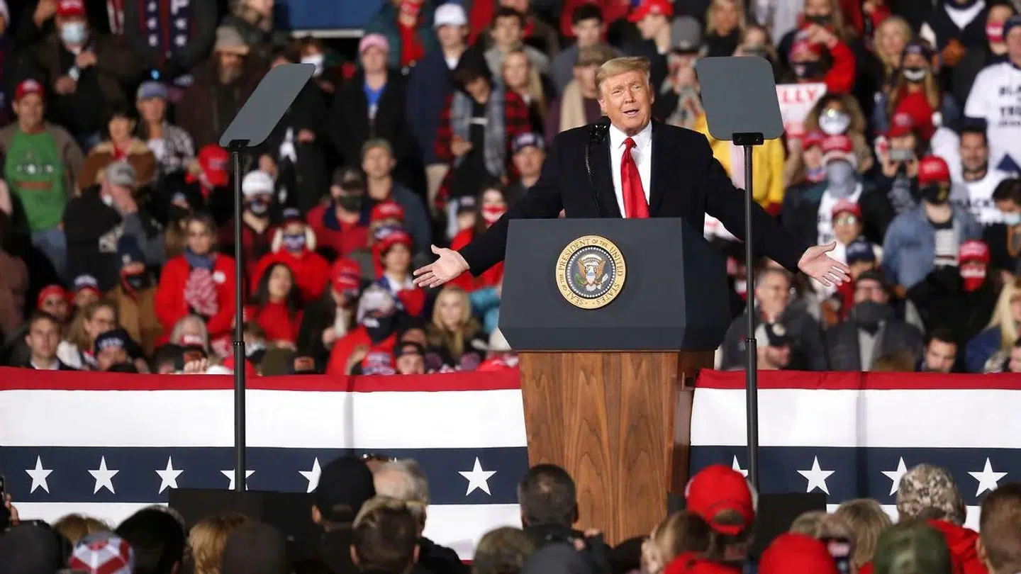 Donald Trump brugte størstedelen af sin taletid i Georgia til at fokusere på sit eget nederlag i november og erklære, at han fortsætter kampen.