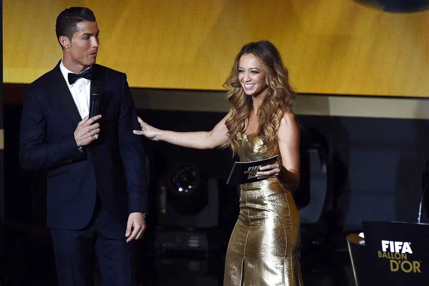 Tv-vært Kate Abdo har tidligere været vært ved prisuddelingen 'Ballon d'Or' og er en af de mere populære sportsværter i England.