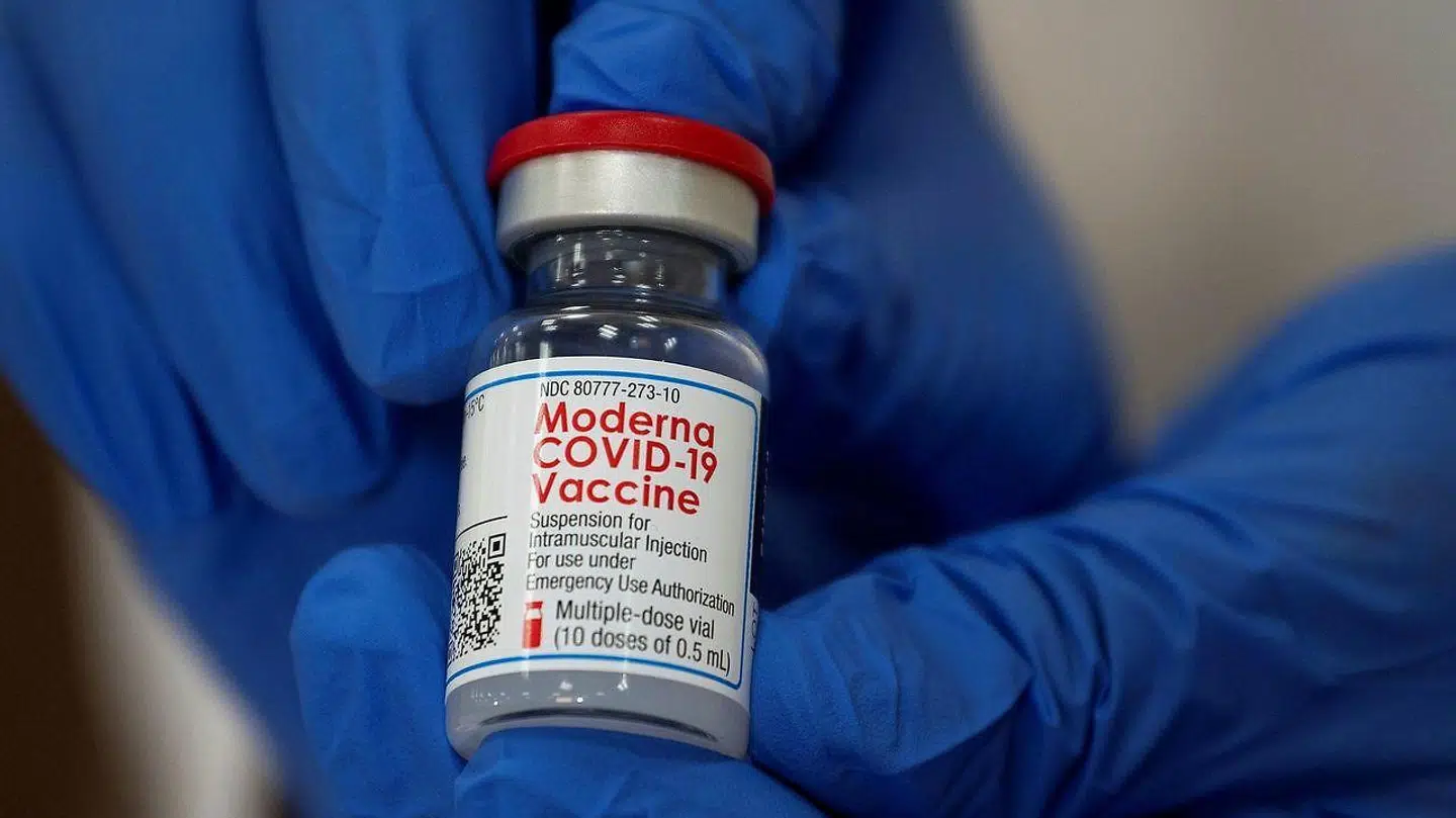 Lægemiddelstyrelsens direktør, Thomas Senderovitz, at det forventes, at coronavaccinen fra firmaet Moderna bliver godkendt inden for kort tid. Dermed vil Danmark kunne modtage endnu flere doser vacciner.