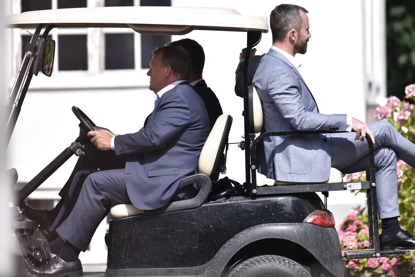 Lars Løkke Rasmussen og Jakob Ellemann-Jensen ses her ved det sommergruppemøde i Brejning i 2019, der endte med førstnævntes afgang som formand for Venstre. Nu har Løkke meldt sig helt ud af partiet. (Arkivfoto) Mads Claus Rasmussen/Ritzau Scanpix