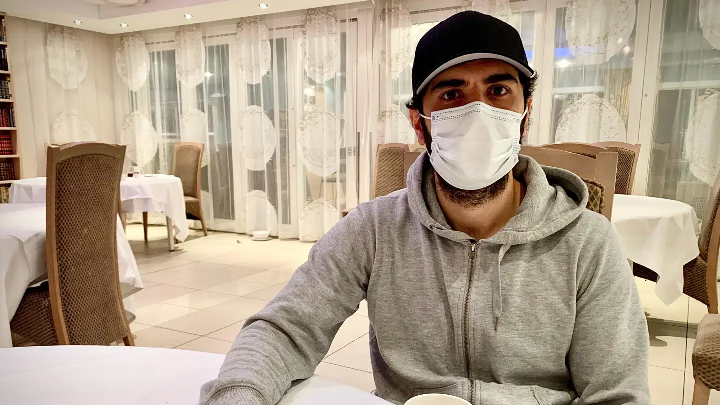 Redir Amins lejlighed ligger blot 15-20 meter fra skredområdet.