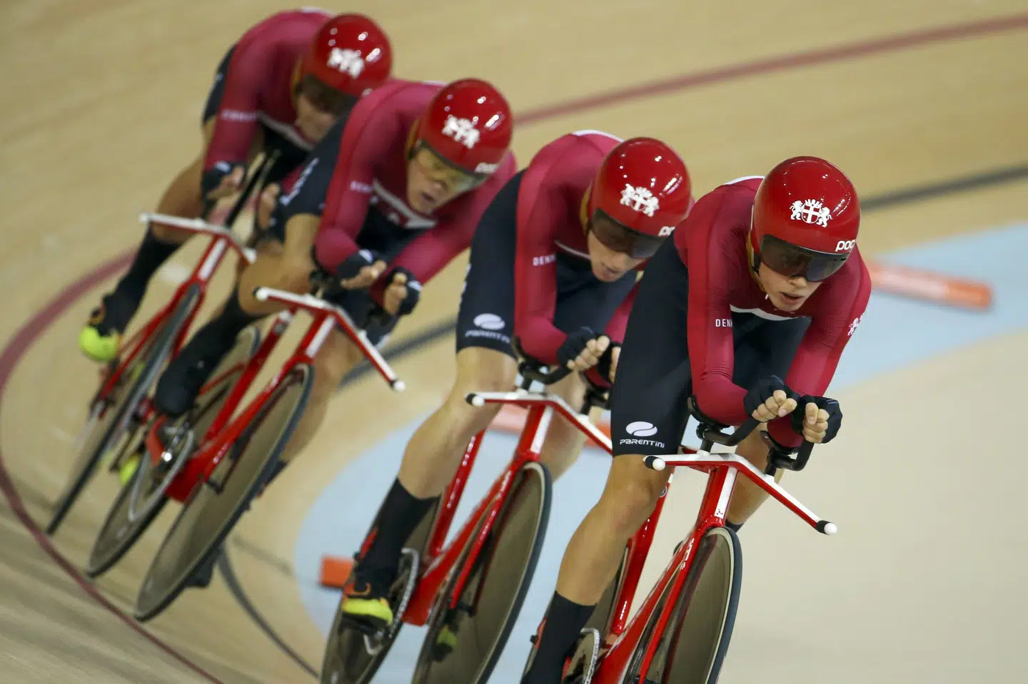 Niklas Larsen var en del af det danske hold, som vandt OL-bronze i holdforfølgelsesløb. På holdet var også Lasse Norman Hansen. Paul Hanna/Reuters