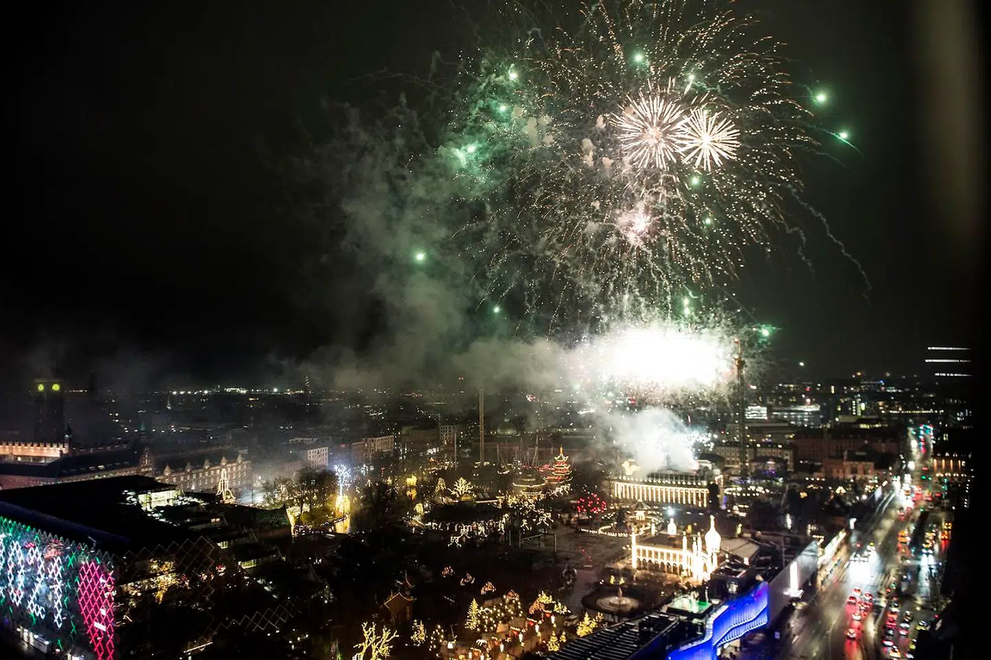 Fyrværkeri fra Tivoli over København.