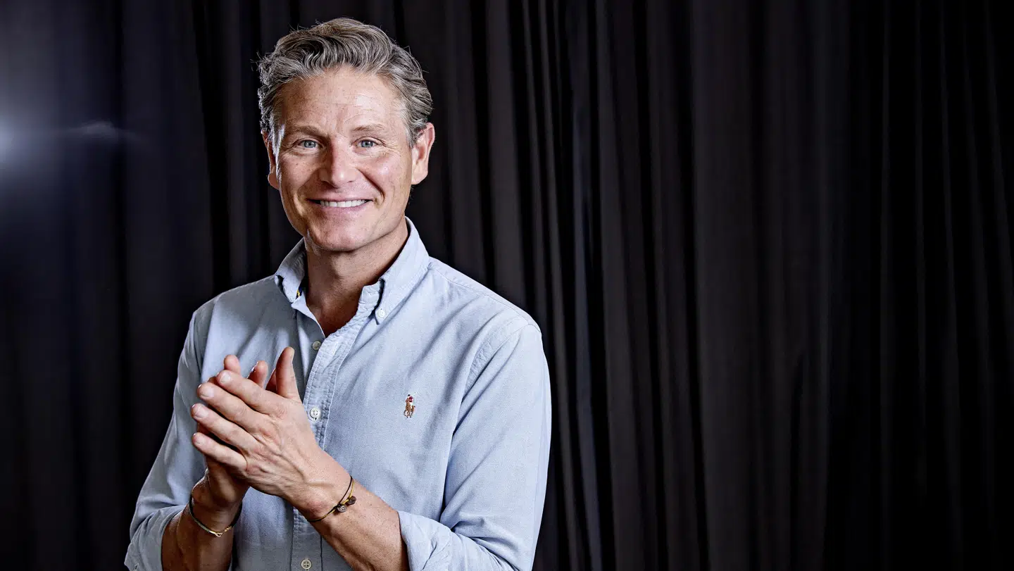 Jesper Høvrings store idol er den danske modeskaber Erik Mortensen, der høstede international anerkendelser for sine smukke kreationer i blandt andet 80'erne og 90'erne. ,