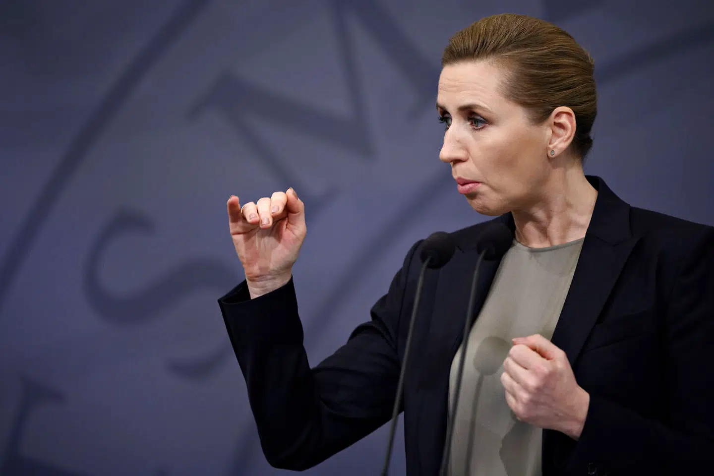 Statsminister Mette Frederiksen (S), da statsministeren, sammen med sundheds- og ældreministeren, beskæftigelsesministeren, Statens Serum Institut, Rigspolitiet og Sundhedsstyrelsen, holder pressemøde om covid-19 i Danmark, i Spejlsalen i Statsministeriet i København 29. december 2020. (Foto: Philip Davali/Ritzau Scanpix)