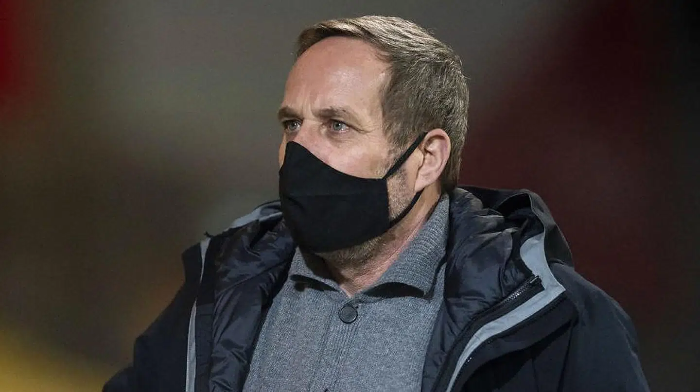 Carsten V. Jensen fandt det ikke sjovt at varme Peter Schmeichel op, da de spillede sammen.