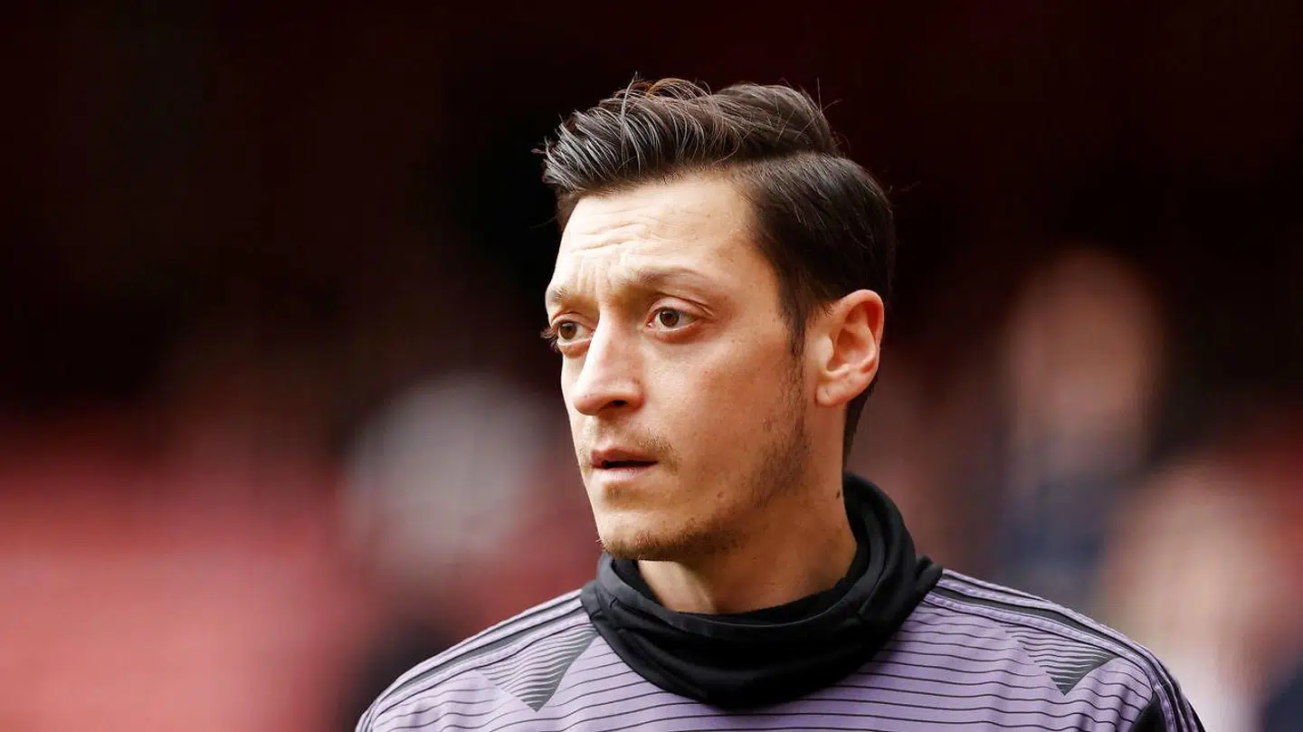 Mesut Özil var ikke ligefrem begejstret, da en dansk rapstjerne spurgte, om han måtte få et billede.