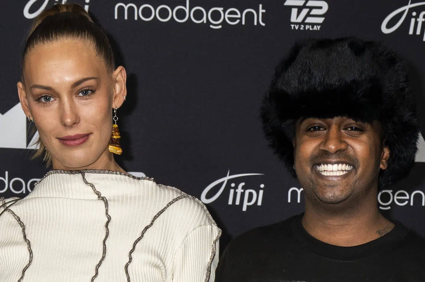 »Hun er altid med. Hun er en god støtte og en god tryghed,« sagde Lord Siva om sin celebre forlovede, Ulrikke Toft Simonsen, som han havde med til Danish Music Awards i november. Martin Sylvest/Ritzau Scanpix