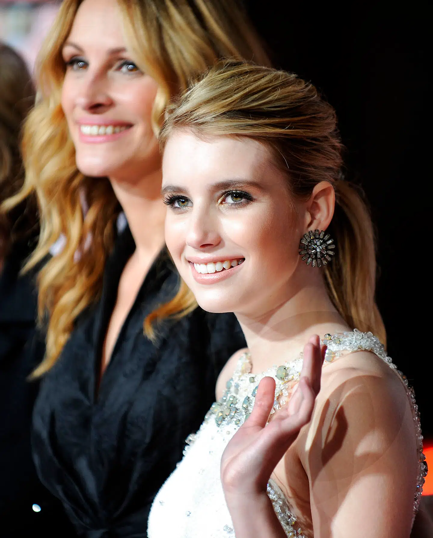 Emma Roberts med Julia Roberts til premiere på filmen 'Valentine's Day' i 2010.