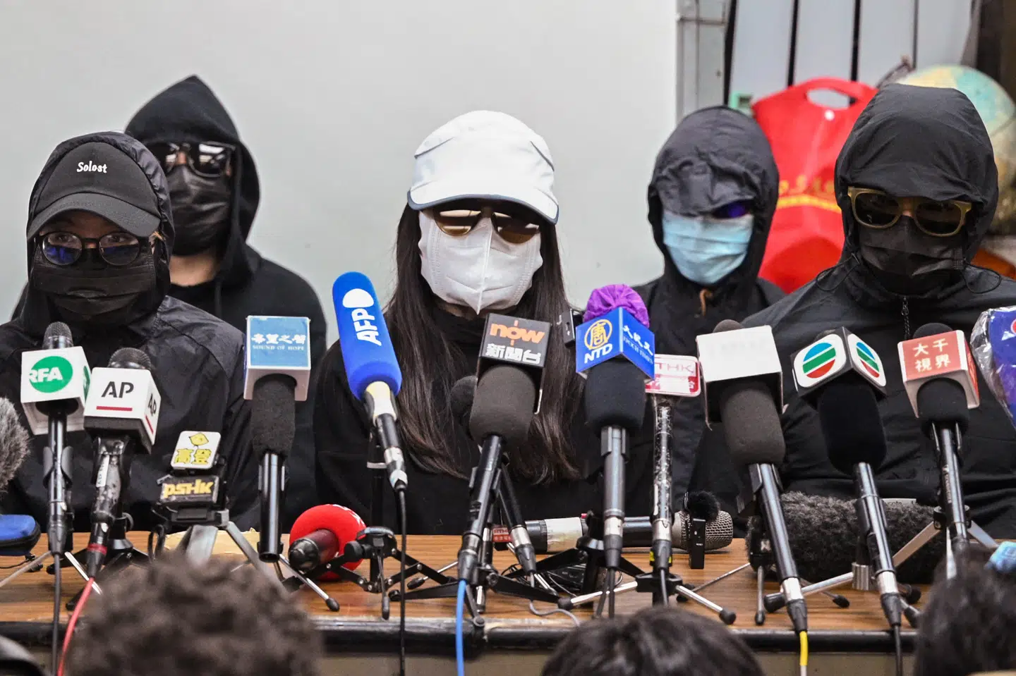 Familiemedlemmer til de tilbageholdte aktivister holdt 28. december et pressemøde om sagen. Peter Parks/Ritzau Scanpix