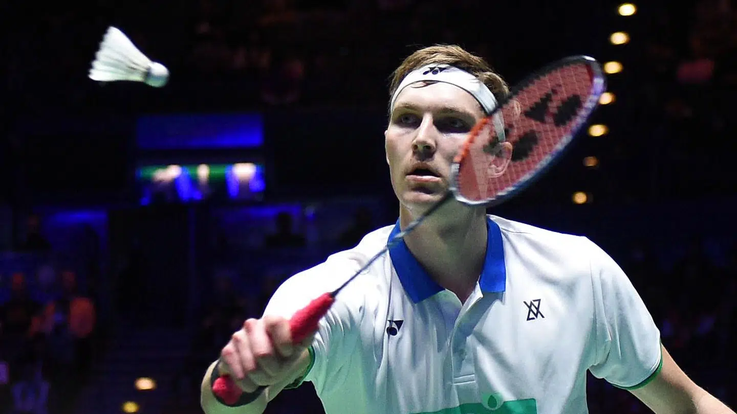 Viktor Axelsen under All England-finalen i marts.