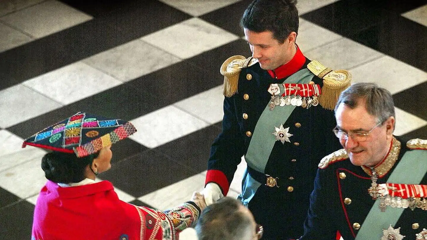 Prins Henrik havde det blandt andet svært med, at det var kronprins Frederik og ikke ham selv, der skulle vikariere for Dronningen ved nytårskuren i 2002.