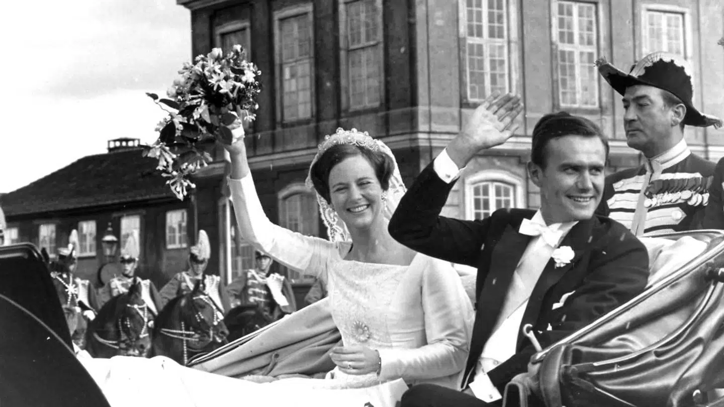 Jublen var stor blandt danskerne, da tronfølgeren prinsesse Margrethe i 1967 blev gift med prins Henrik.