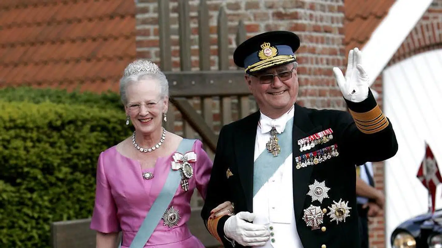 Prins Henrik fandt fred med sin rolle på sine ældre dage, hvor han hyggede sig med sine børnebørn og begyndte at gå mere op i kunst og egne interesser. Ifølge Stéphanie Surrugue var det omkring 2008-2010, at prinsen virkelig var på toppen. Her ses han ved prins Joachim og prinsesse Maries bryllup i 2008.
