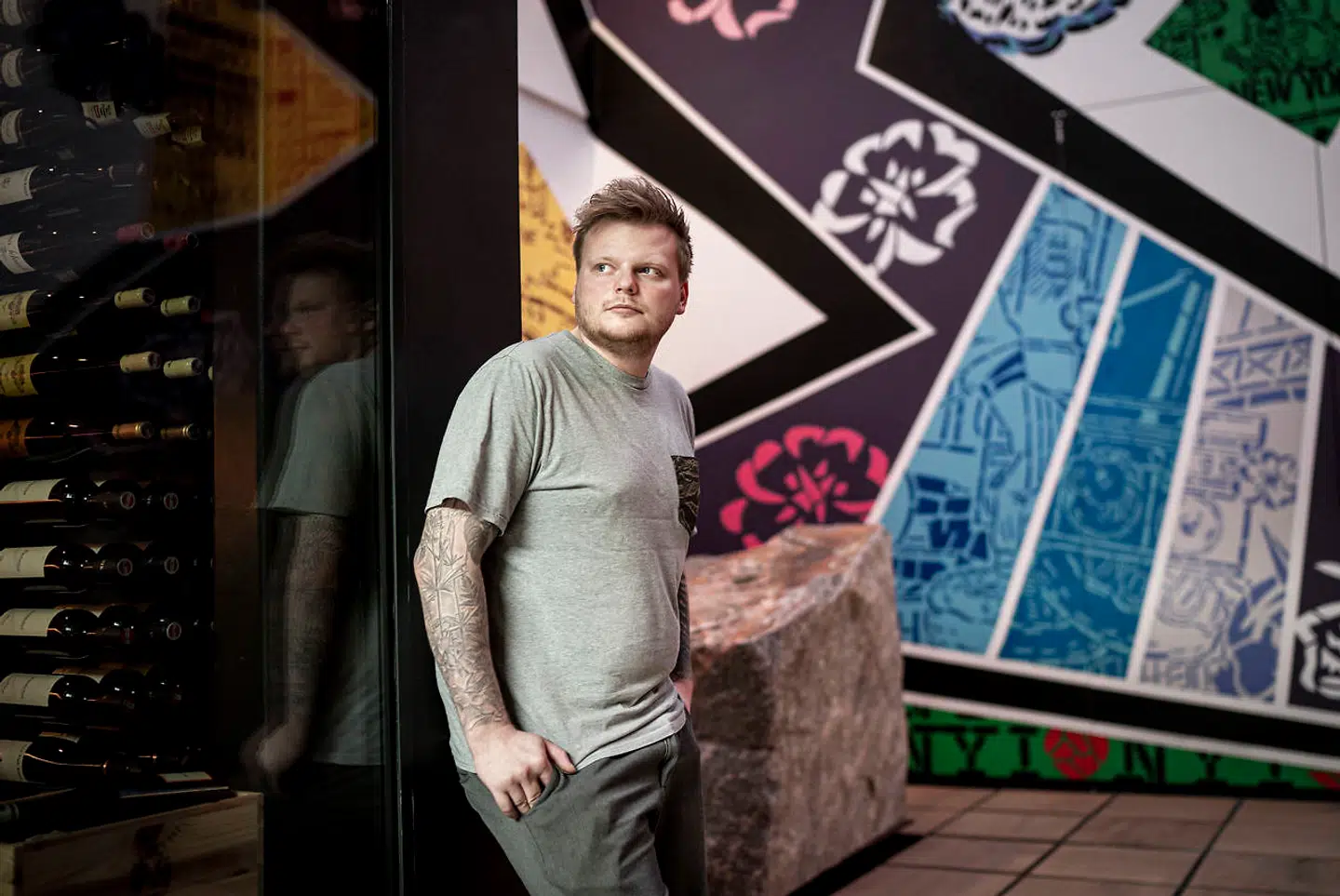 Det er kokken Rasmus Munk, der står bag de gastronomiske tanker på Alchemist.