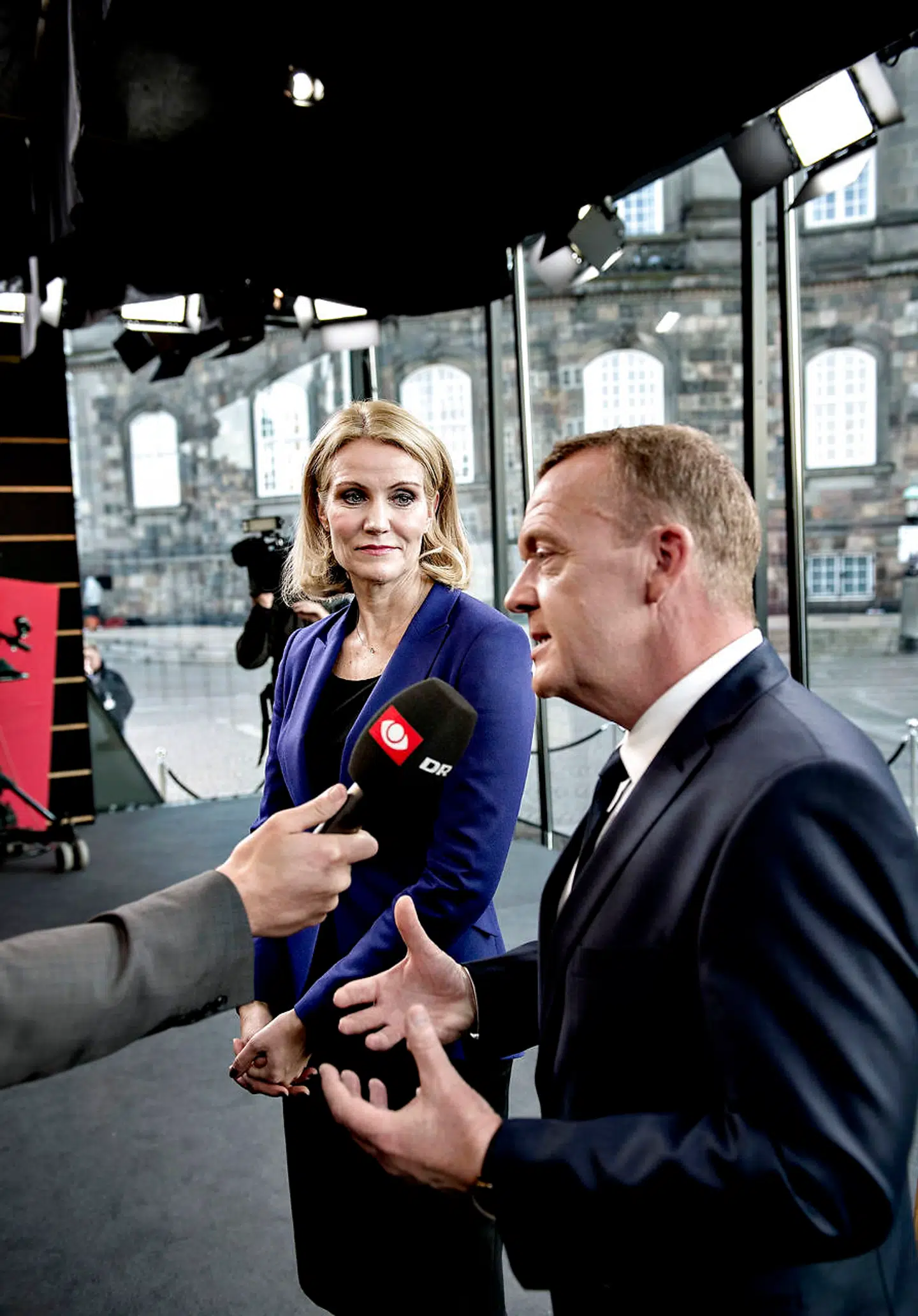 Som kvinde i politik noterede HelleThorning-Schmidt sig, at hun skulle lade mændene tale. Her efter en debat med Lars Løkke Rasmussen. Foto: Keld Navntoft/Scanpix 2015)