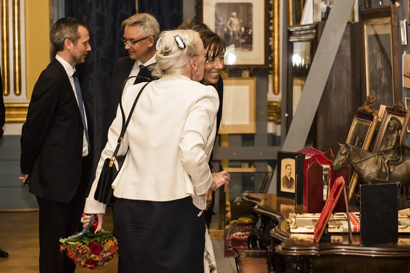 Kongernes Samling har hidtil hørt til på Rosenborg Slot og Amalienborgmuseet. Her med udstillingen Fra Kongehusets gemmer, som blev indviet af dronningen i 2016. (Arkivfoto) ólafur Steinar Gestsson/Ritzau Scanpix