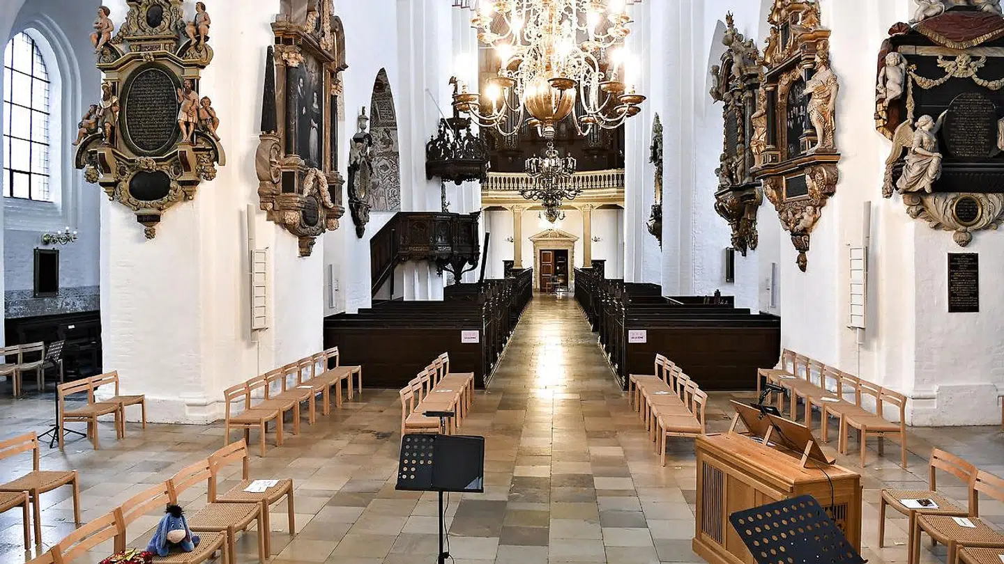 AArhus Domkirke var pyntet og klar, men i 11. time blev julegudstjenestene aflyst.