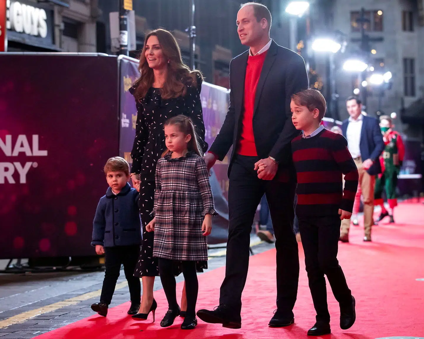 Prins William og hertuginde Kate var med i tvklip i den transmitterede tale.