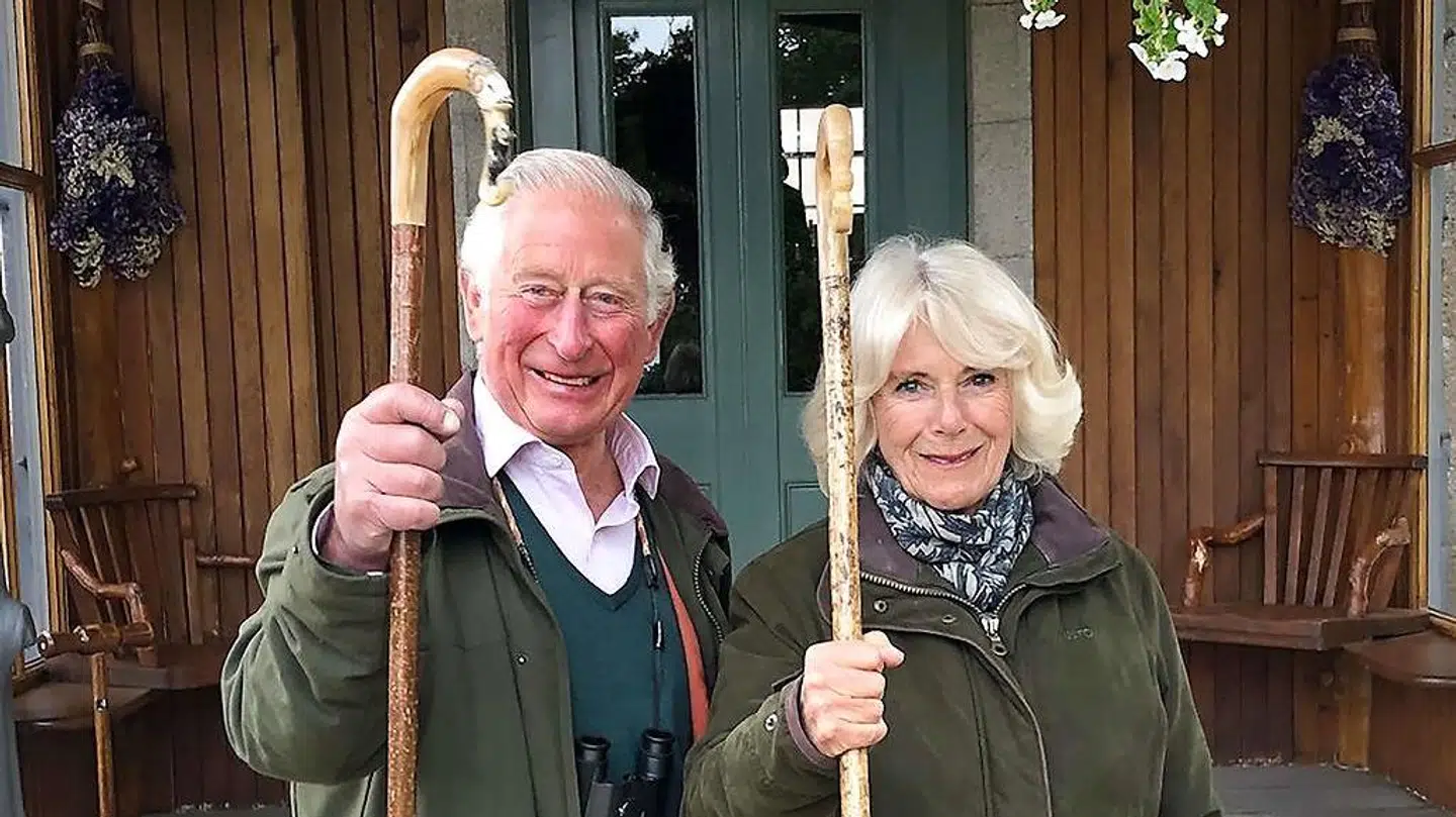 Tronfølgeren prins Charles og hans hustru hertiuginde Camilla var også med i videoklip, der blev vist under talen.