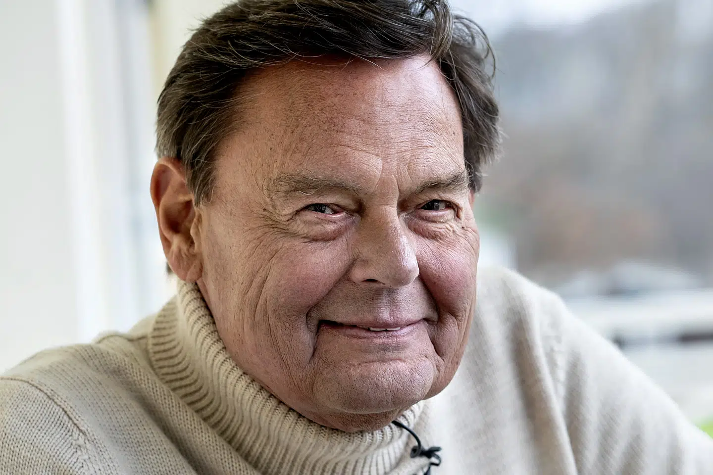 - Vi ses, når det passer. Jeg er jo vant til at være alene, og det har jeg det bestemt ikke dårligt med, sagde revyveteranen Ulf Pilgaard til Ekstra Bladet om sin nye kæreste, som bor i Aarhus, mens han bor nord for København. Keld Navntoft/Ritzau Scanpix