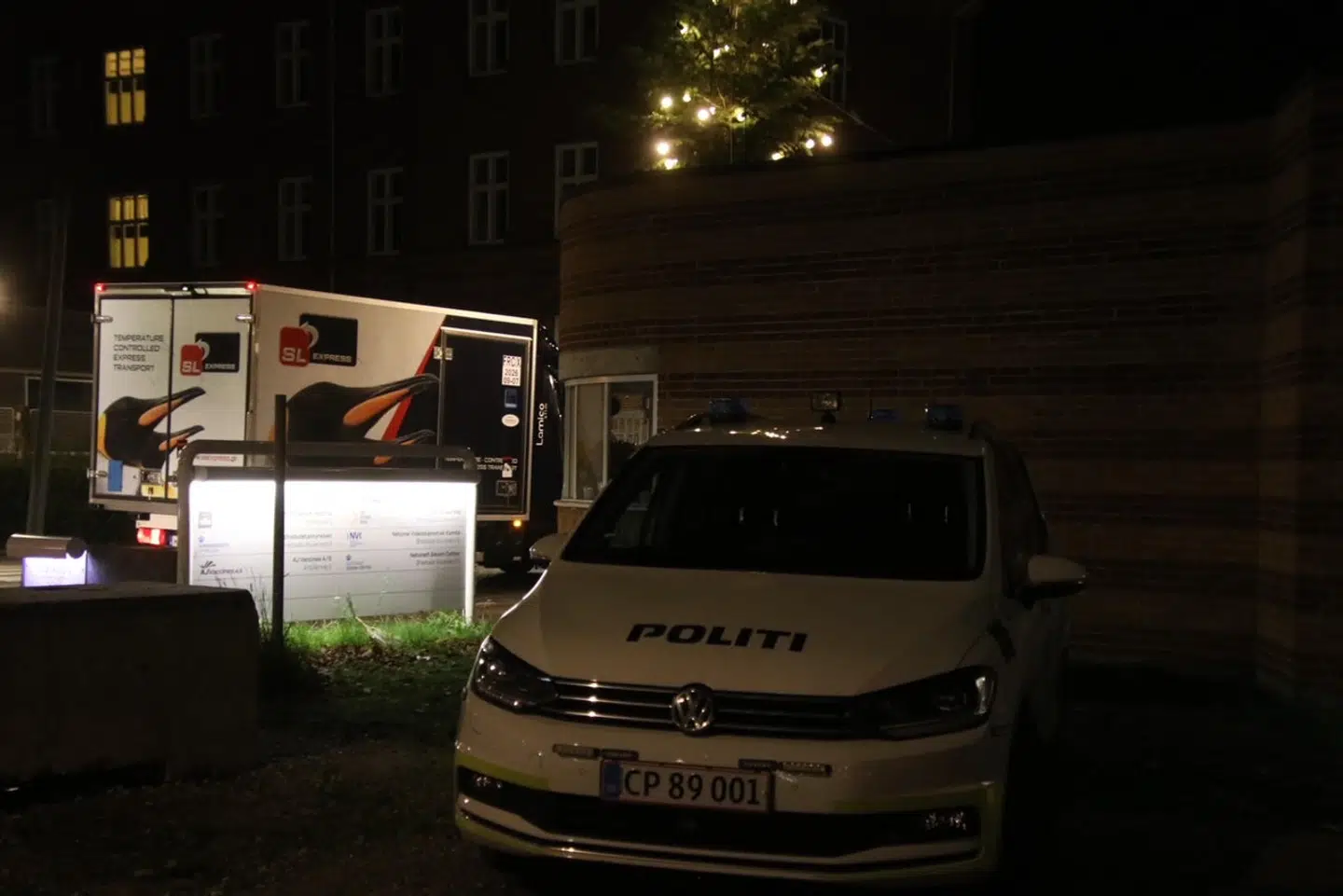 Politiet bevogter Statens Serum Institut.