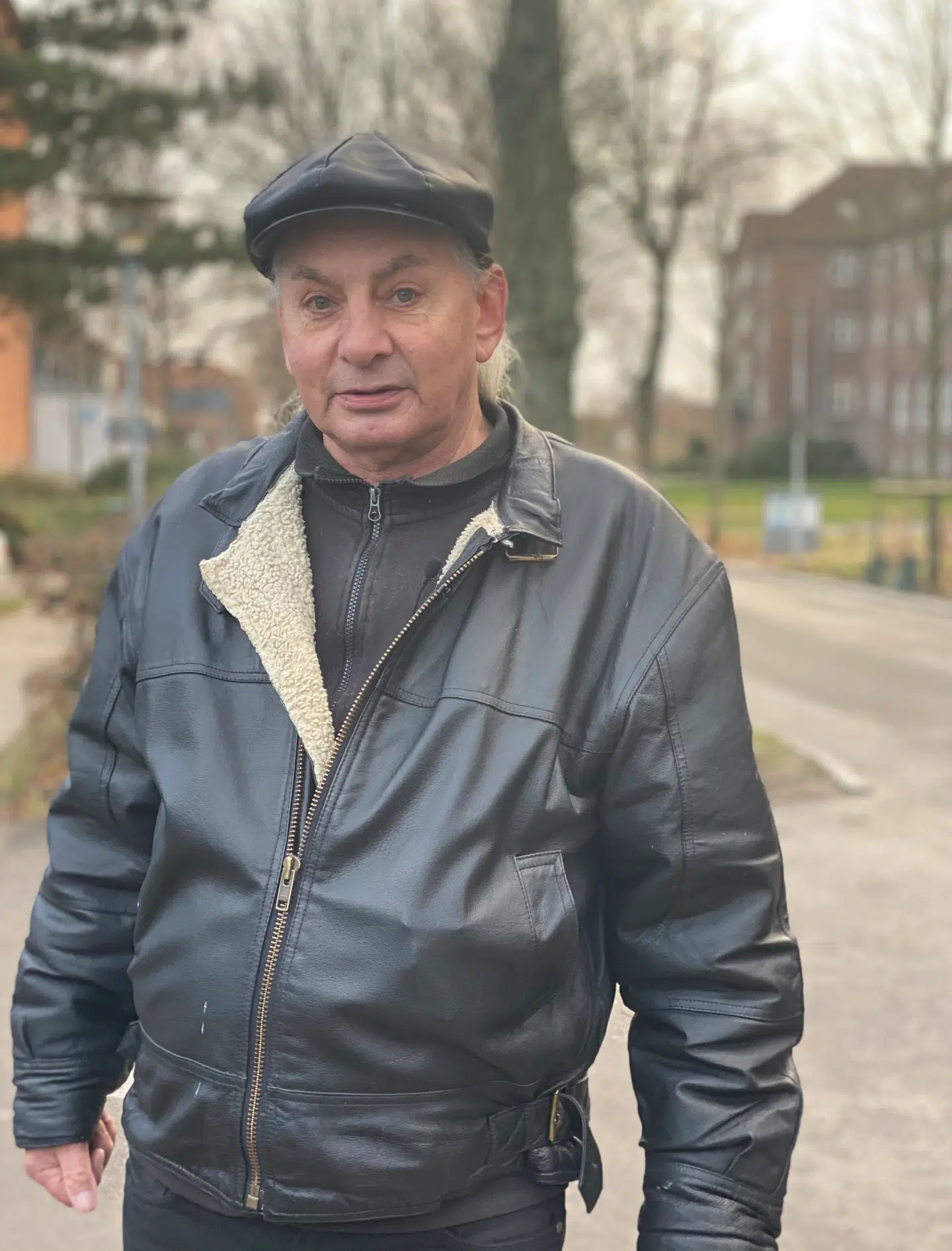 Peter Lynge Sørensen er far til Dennis Sørensen, som var den første yngre person, der døde med coronavirus, som offentligheden hørte om.