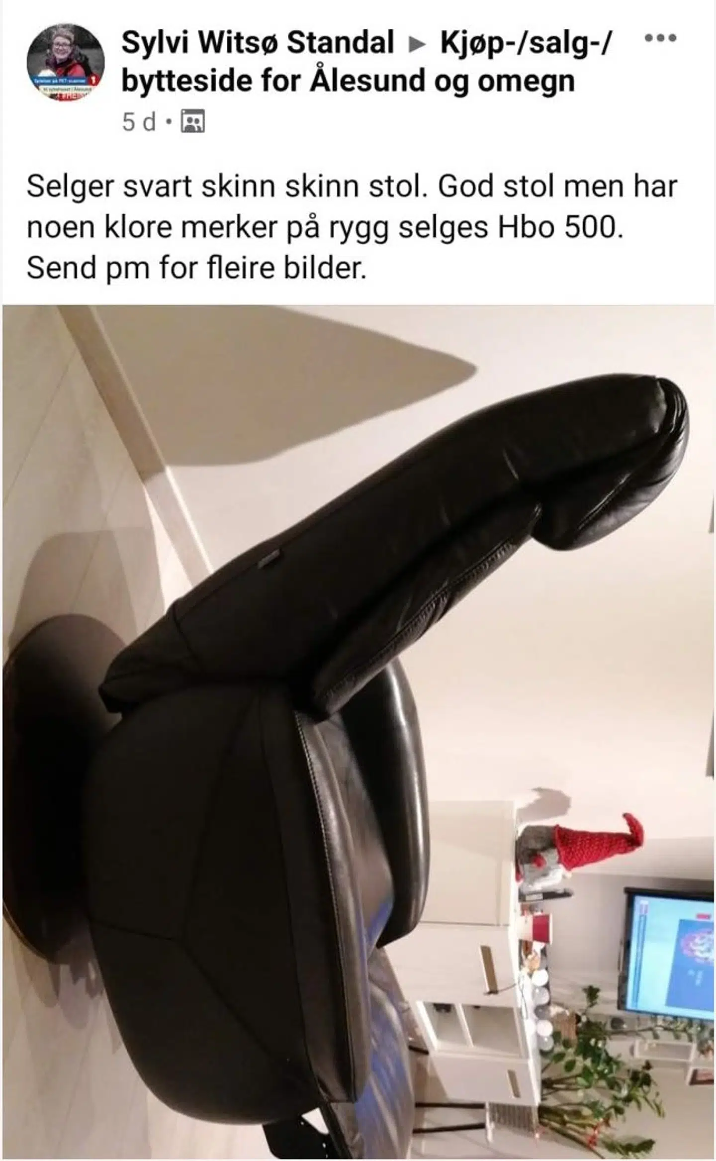 Billedet blevtaget fra denne vinkel, så hele stolen og fodskamlen var med.