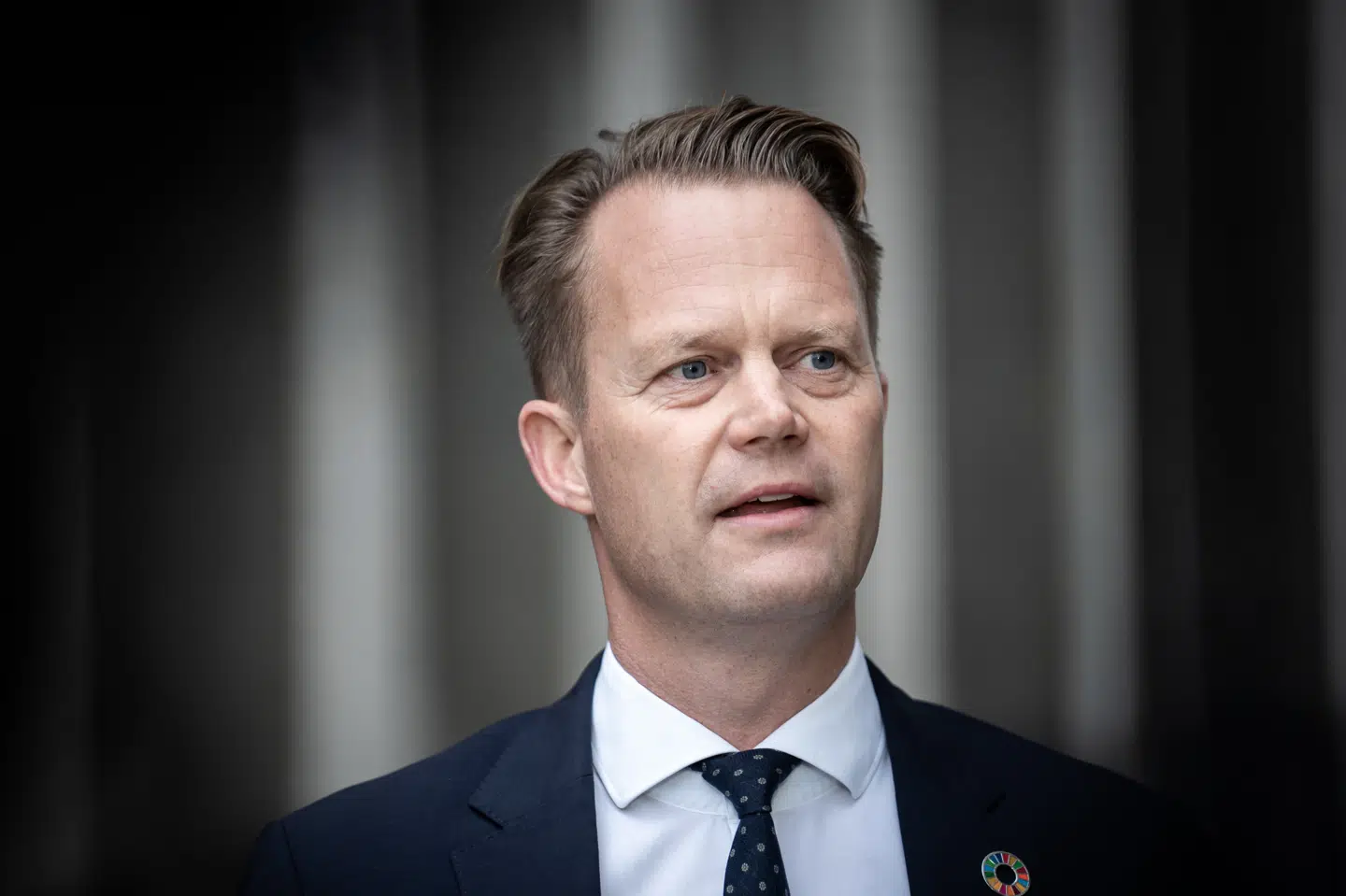 Danmarks udenrigsminister, Jeppe Kofod (S), håber, at alle parter vil godkende handelsaftale mellem briterne og EU, når de har gennemlæst aftaleteksten, så den vil kunne træde i kraft 1. januar. For det vil gøre skilsmissen mere tålelig, mener han. (Arkivfoto). Emil Helms/Ritzau Scanpix