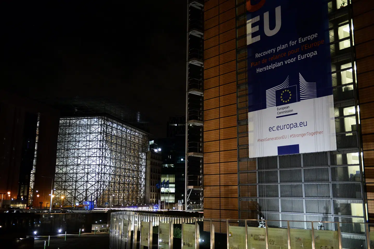 Det er blevet nat i Bruxelles, mens der fortsat forhandles om en handelsaftale efter brexit. Johanna Geron/Reuters