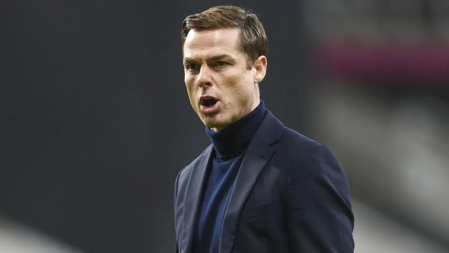 Fulham-manager Scott Parker er rasende over VAR-systemet, der kun har gjort spillet værre, mener han.
