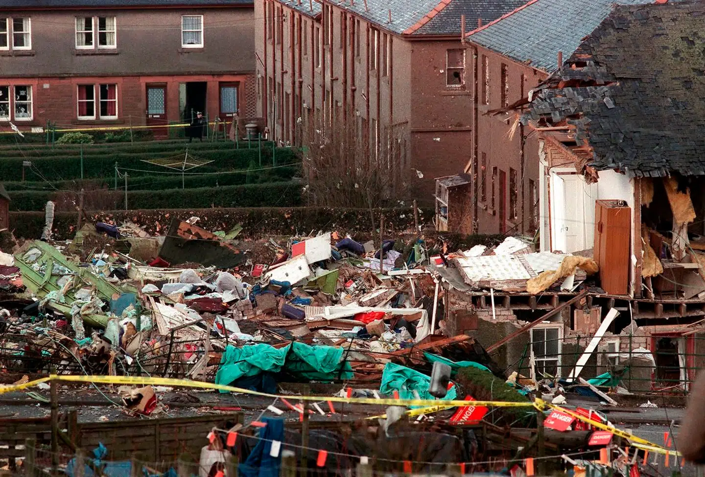 Det var uhyggelige scener, da bomben var sprængt i det amerikanske 747 Pam Am Jumbo-jet over Lockerbie i Skotland.