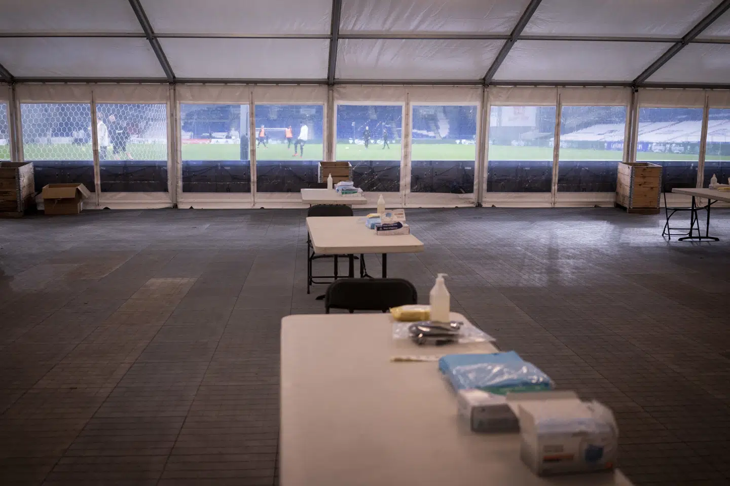 Copenhagen Medical driver det nye testcenter, der mandag åbner i Parken i København. Her vil sunheds- og plejepersonale samt eksempelvis politi og beredskab få førsteprioritet gennem en særlig indgang. Liselotte Sabroe/Ritzau Scanpix