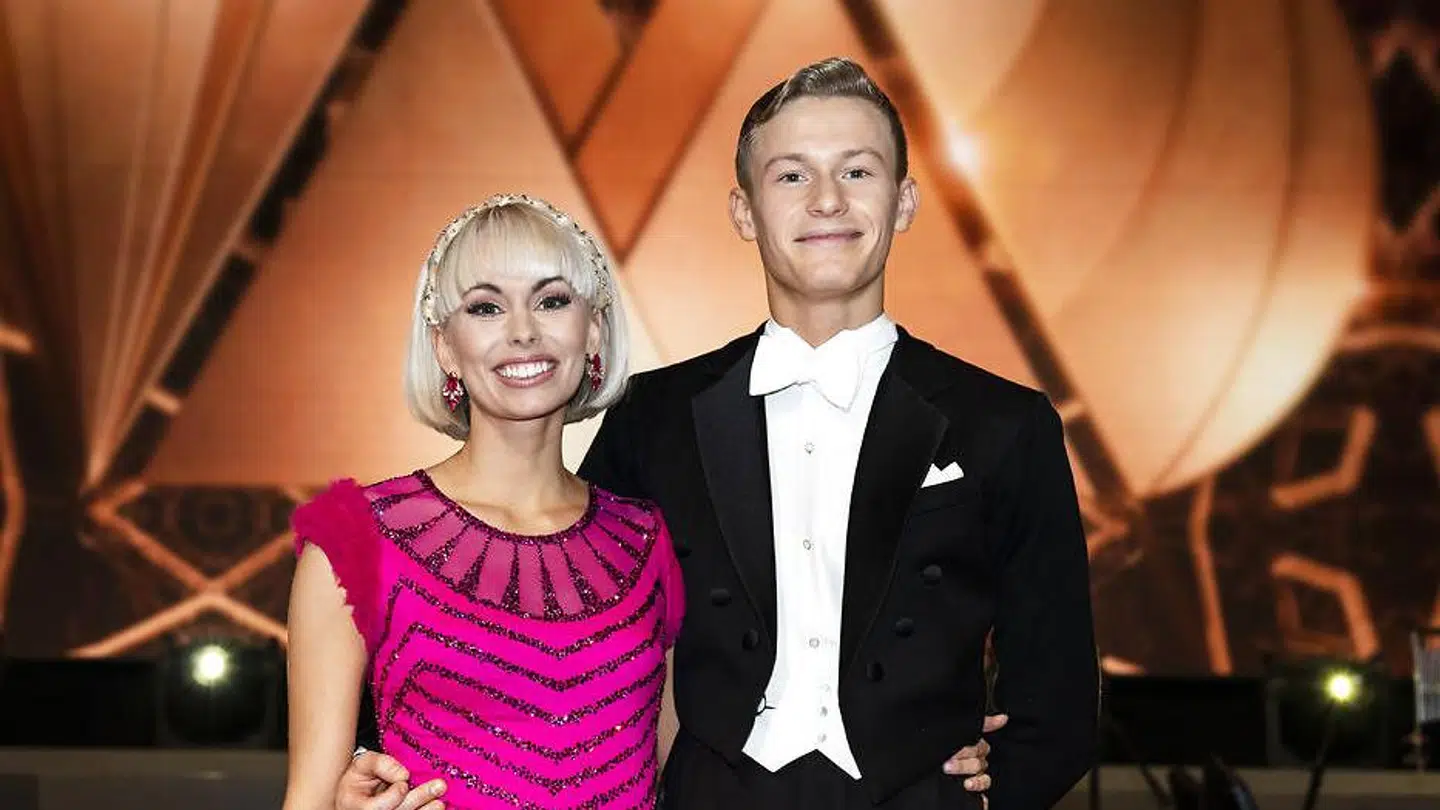Albert Rosin Harson og Jenna Bagge. Finalen i Vild Med Dans i København lørdag den 19. december 2020. Programmet bliver sendt på TV2, hvor kendte par dyster mod hinanden. Finalen er program 12 i showets sæson nummer 17. **POOL via Ritzau Scanpix: Anvendelser faktureres ikke** (Foto: Martin Sylvest/Ritzau Scanpix/pool)