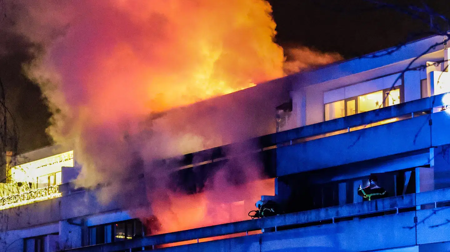 Branden er voldsom. Foto: Byrd/Steven Knap