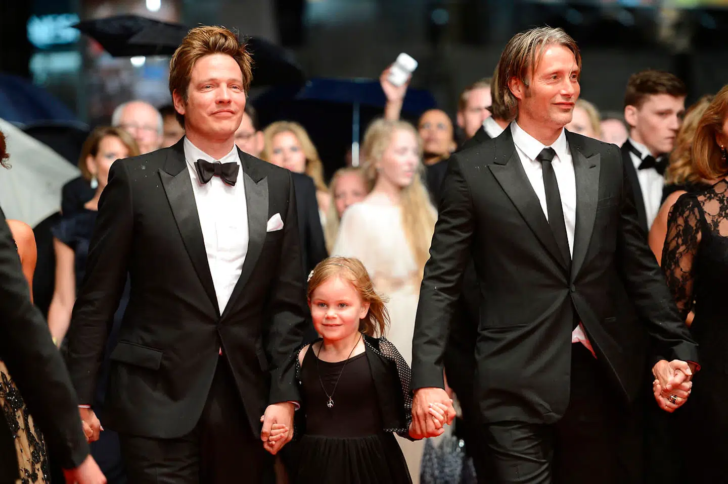 Annikka Wedderkopp med Thomas Vinterberg og Mads Mikkelsen ved Cannes Film Festival i 2012.