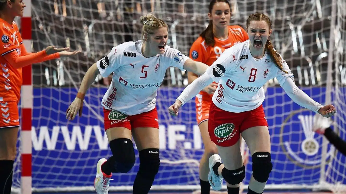 Sarah Iversen (tv.) var med ved VM i Japan sidste år.