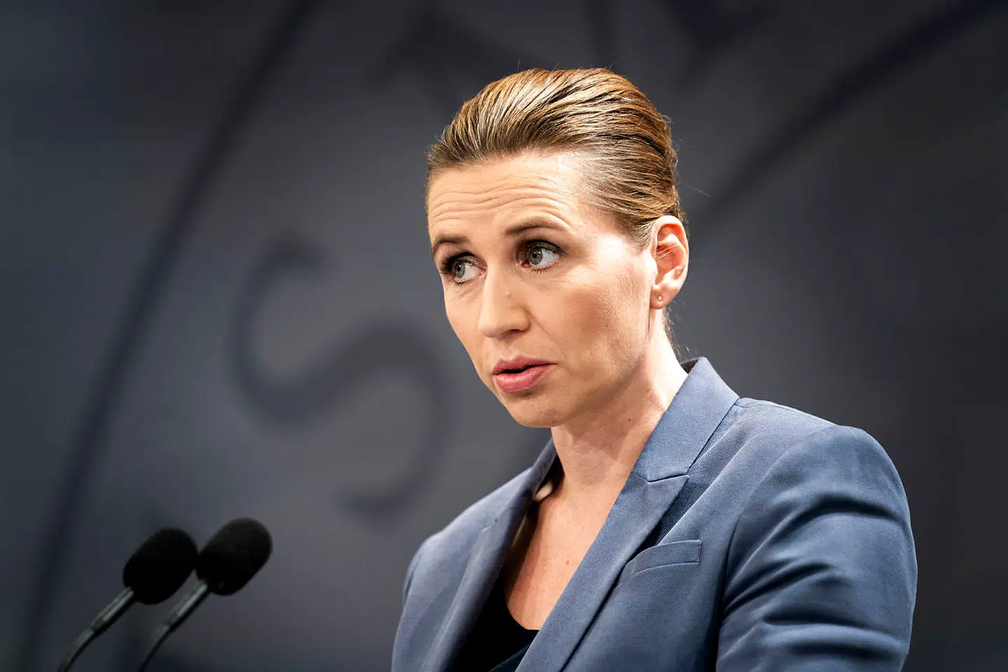 Statsminister Mette Frederiksen bekræftede torsdag, at der kommer nye restriktioner i lyset af stigende smitte.