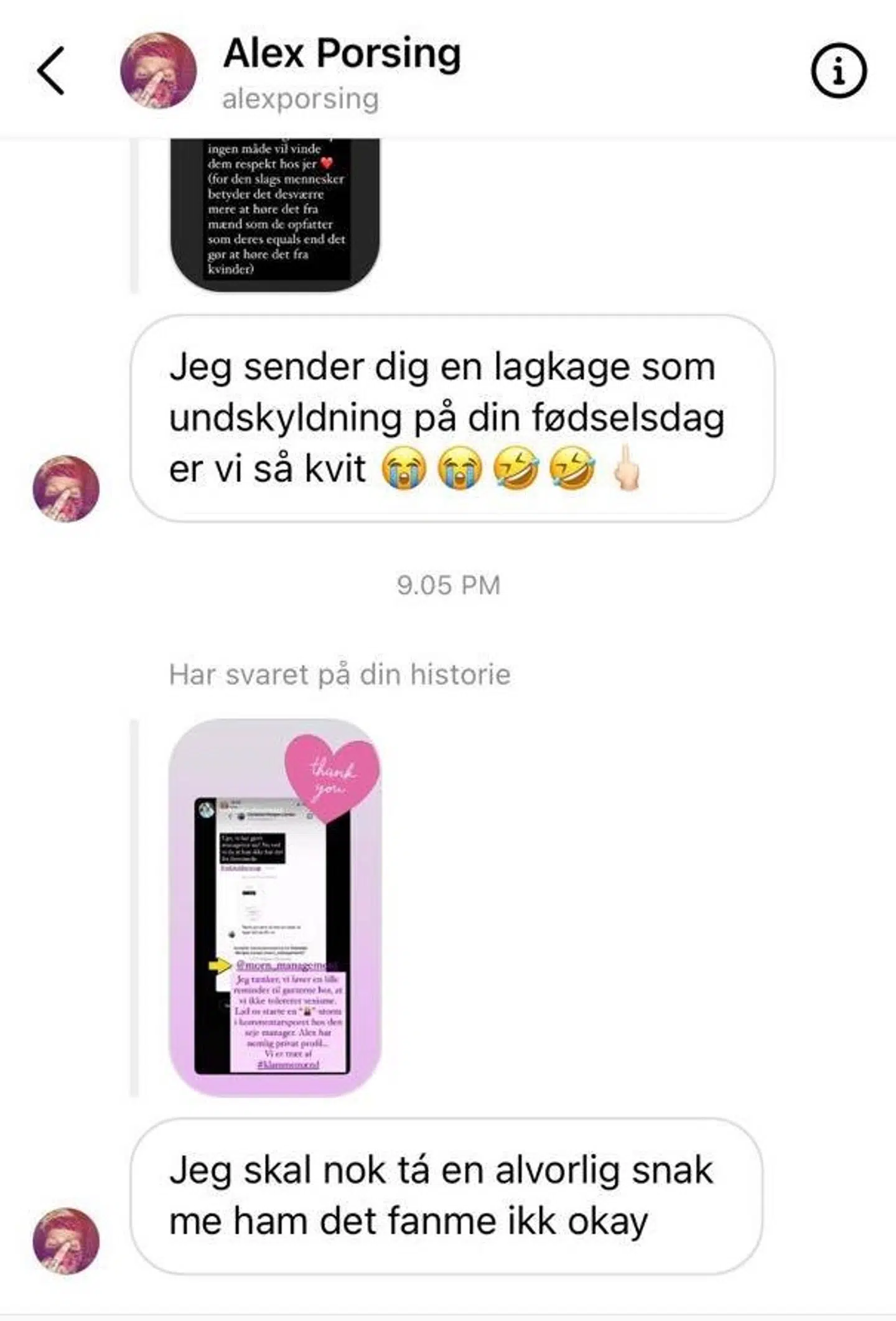 Screenshots fra samtalen mellem Nikita Klæstrup og Alex Porsing, vor der blandt andet bliver sendt en fuckfinger-emoji afsted.