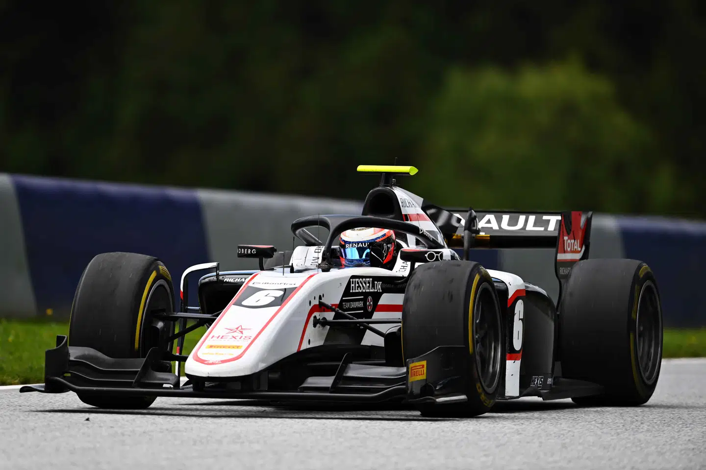 Chrisrian Lundgaard vandt to løb i sin første Formel 2-sæson.