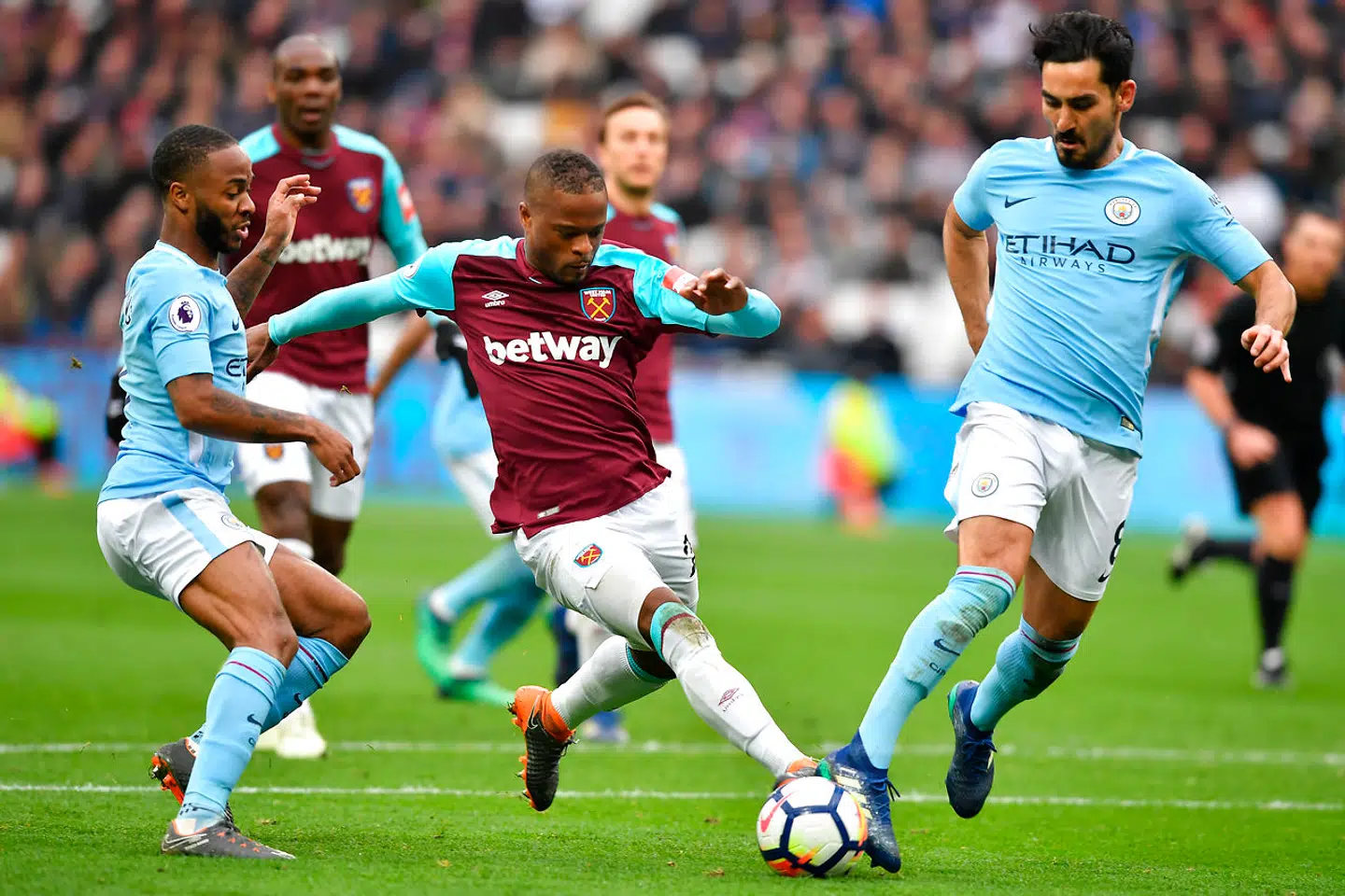 Patrice Evra (i midten) spillede blandt andet for West Ham.