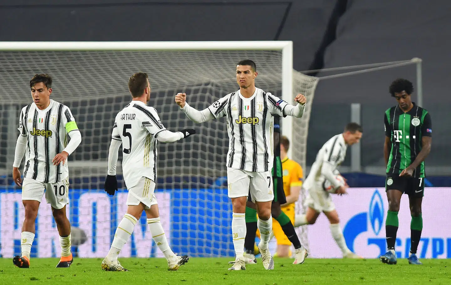 Arthur og Cristiano Ronaldo har været holdkammerater siden i sommer, da førstnævnte skiftede Barcelona ud med Juventus.