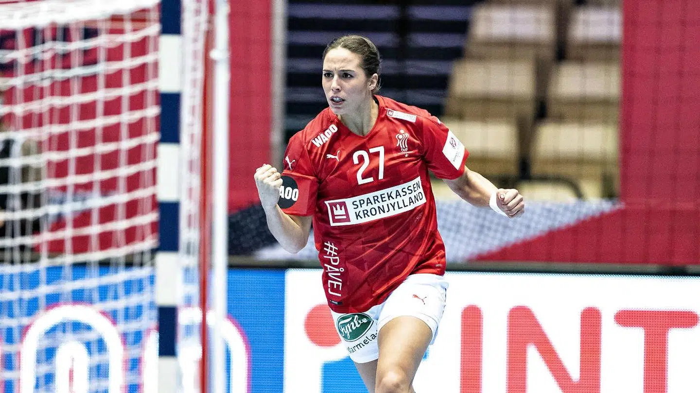 Louise Burgaard var synderen under nationalsangen. Hun glemte lidt af teksten.