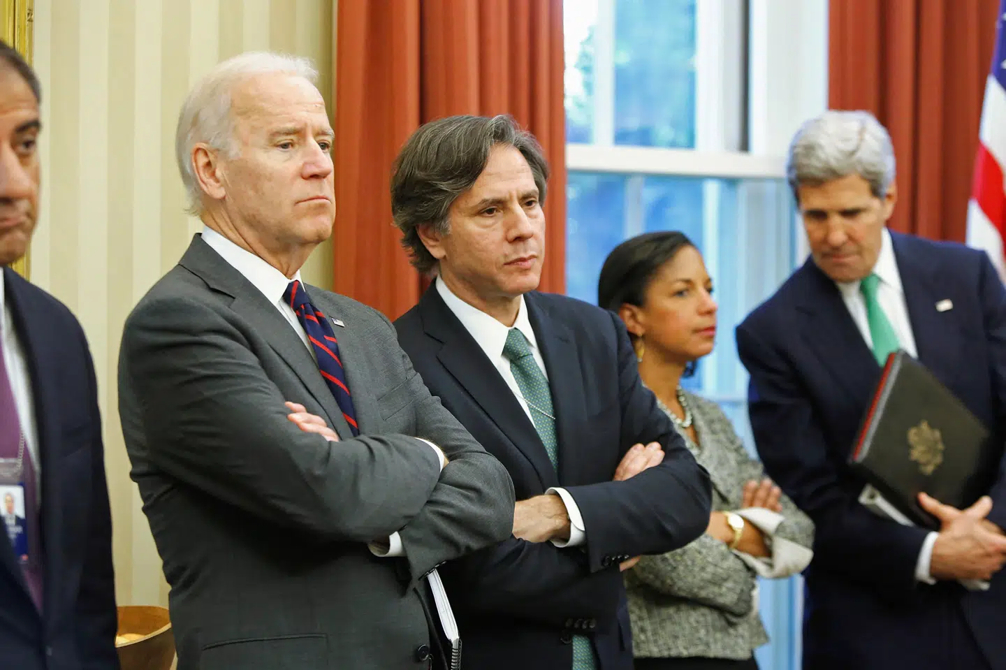 Daværende nationale sikkerhedsrådgiver Susan Rice taler i baggrunden med John Kerry, der var udenrigsminister under Obama og nu er udpeget som Bidens klima-udsending. I forgrunden ses Joe Biden samt Antony Blinken, der er Bidens bud på en kommende udenrigsminister. Fotoet er taget i Det Hvide Hus i 2013. Jonathan Ernst/Reuters