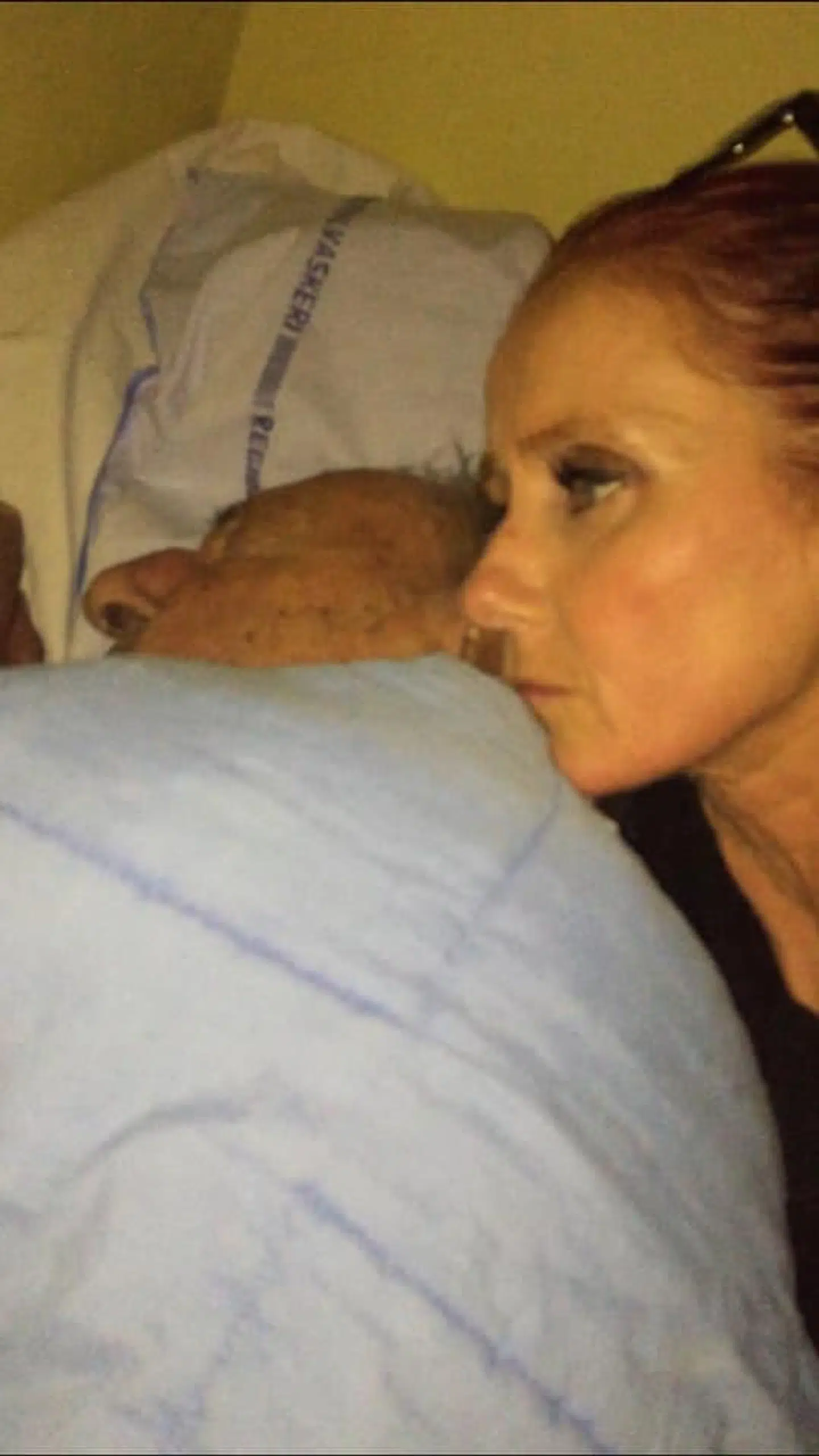 Denise med sin morfar på psykiatrisk hospital.