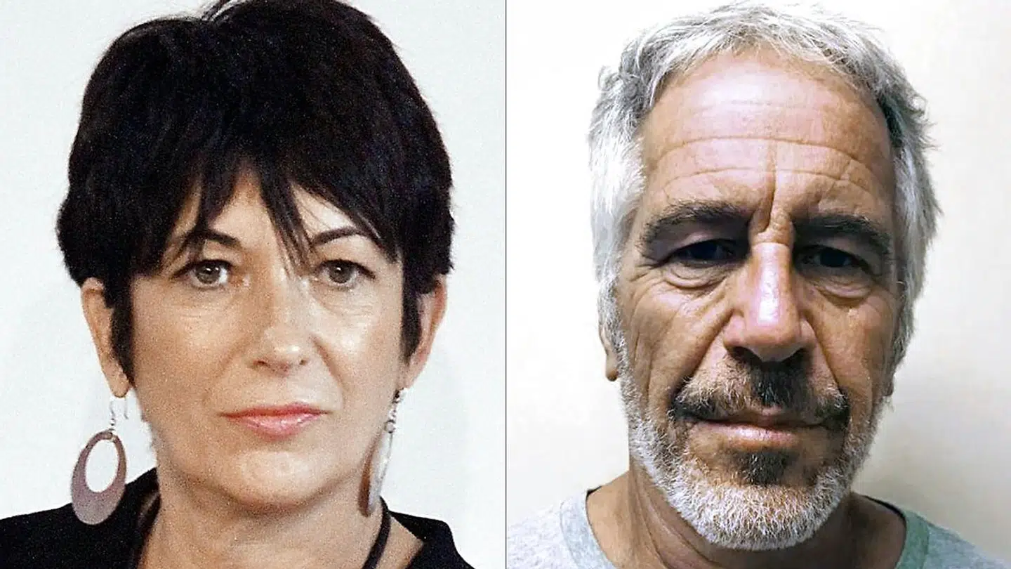 Ghislaine Maxwell og milliardær Jeffrey Epstein. Epstein begik selvmord i sin celle i sommeren 2019, inden han kom for retten for de fleste af hans formodede forbrydelser.