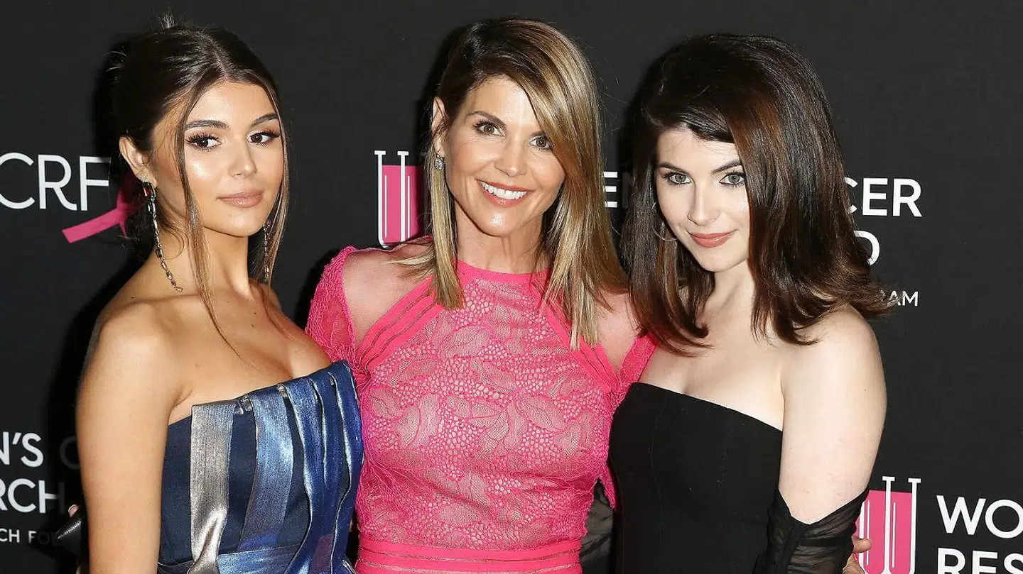 Lori Loughlin med sine to døtre, Olivia Jade Gianulli og Isabella Gianulli.