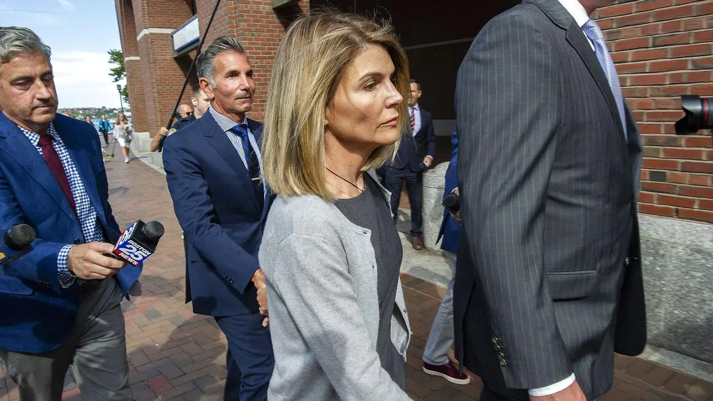 Lori Loughlin foran retten i Boston tilbage i august 2019.